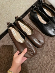 Casual Friday Split Toe Tabi Flats