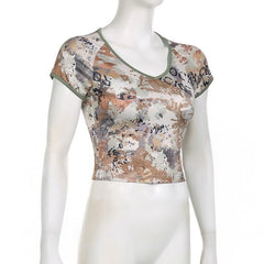 Camouflage v neck short sleeve contrast crop top
