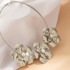 Flower applique metal choker necklace