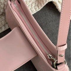 Heart applique chain contrast zip-up handbag