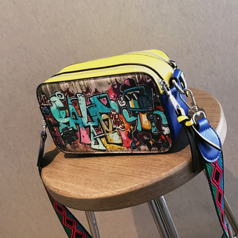 Bolsos casuales con patchwork y grafiti