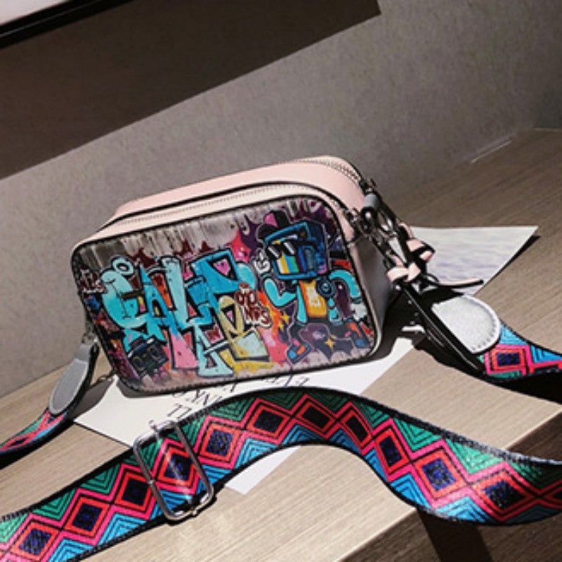 Bolsos casuales con patchwork y grafiti