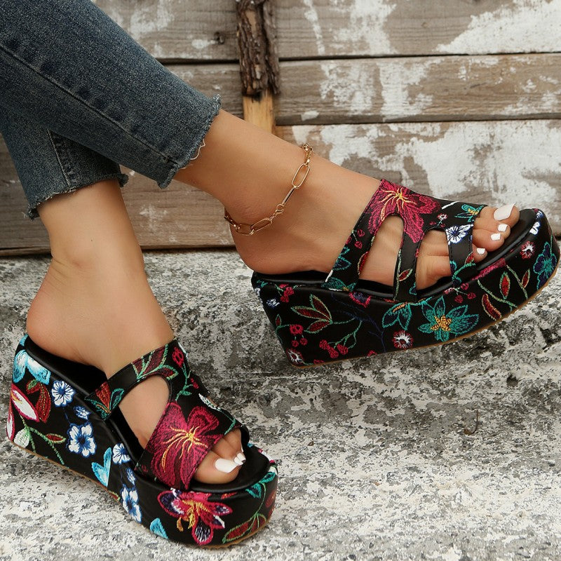 Casual Daily Hollowed Out Patchwork Printing Round Comfortable Out Door Wedges Shoes (Heel Height 2.36in)