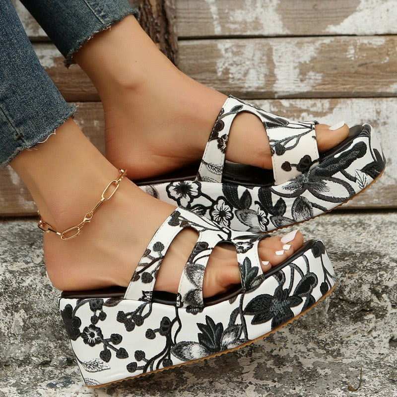 Casual Daily Hollowed Out Patchwork Printing Round Comfortable Out Door Wedges Shoes (Heel Height 2.36in)