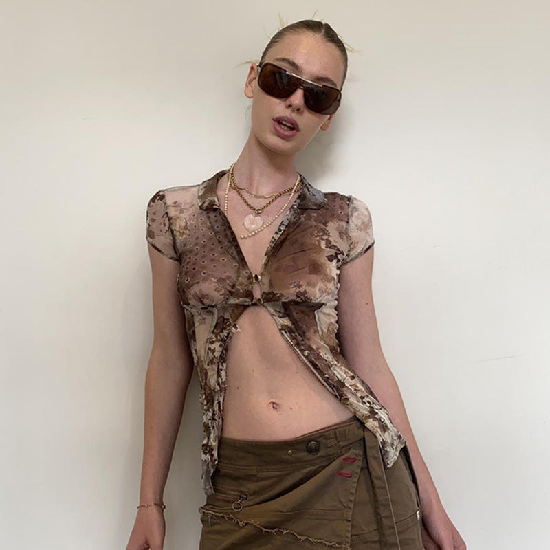 Ärmelloses Crop-Top mit O-Ring-Ausschnitt und abstraktem Stitch-Print 