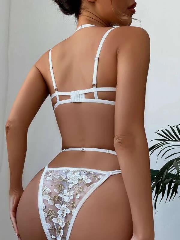 Conjunto de lencería sexy con cadenas metálicas y bordado floral de encaje