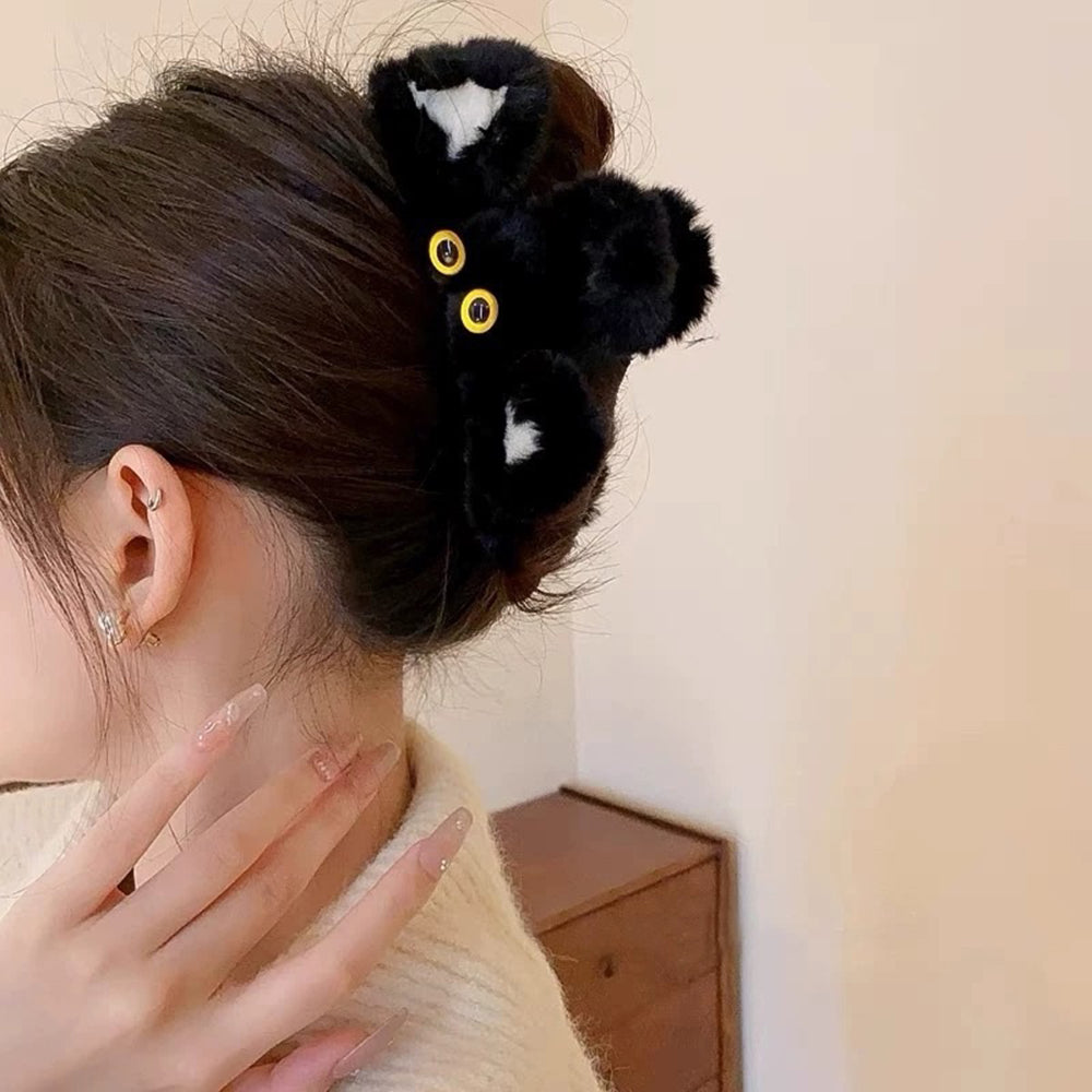Black Cat Hair Claw