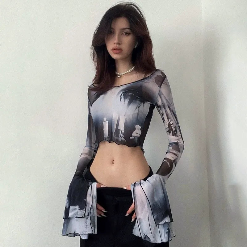 Long sleeve abstract contrast round neck crop top