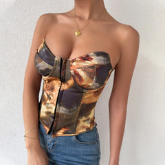 Top tipo bustier con cuello en forma de corazón, estampado de botones y cordones en la espalda 