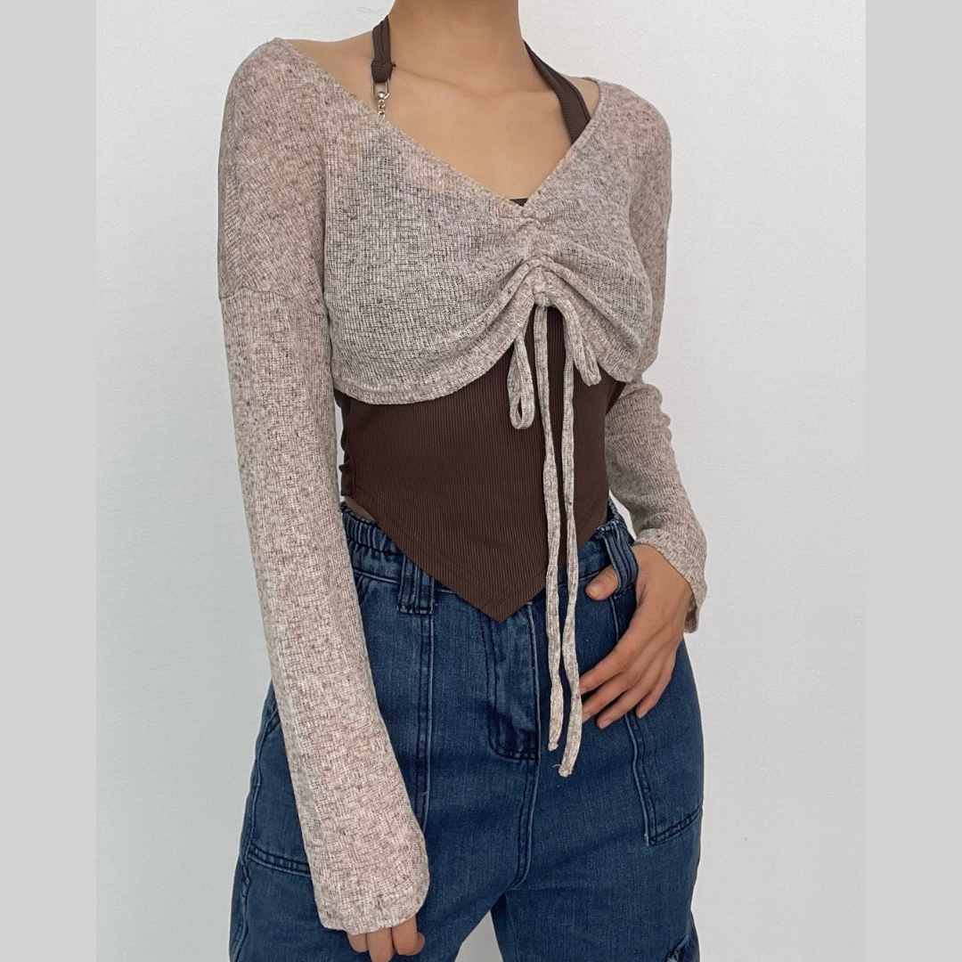 Zweiteiliges Crop-Top mit kontrastierendem Neckholder und gerippten langen Ärmeln und Kordelzug 