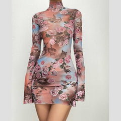 Vestido mini de cuello alto con abertura y manga larga con estampado de flores de malla transparente 