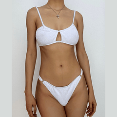 Traje de baño de bikini de tirantes finos con textura hueca 