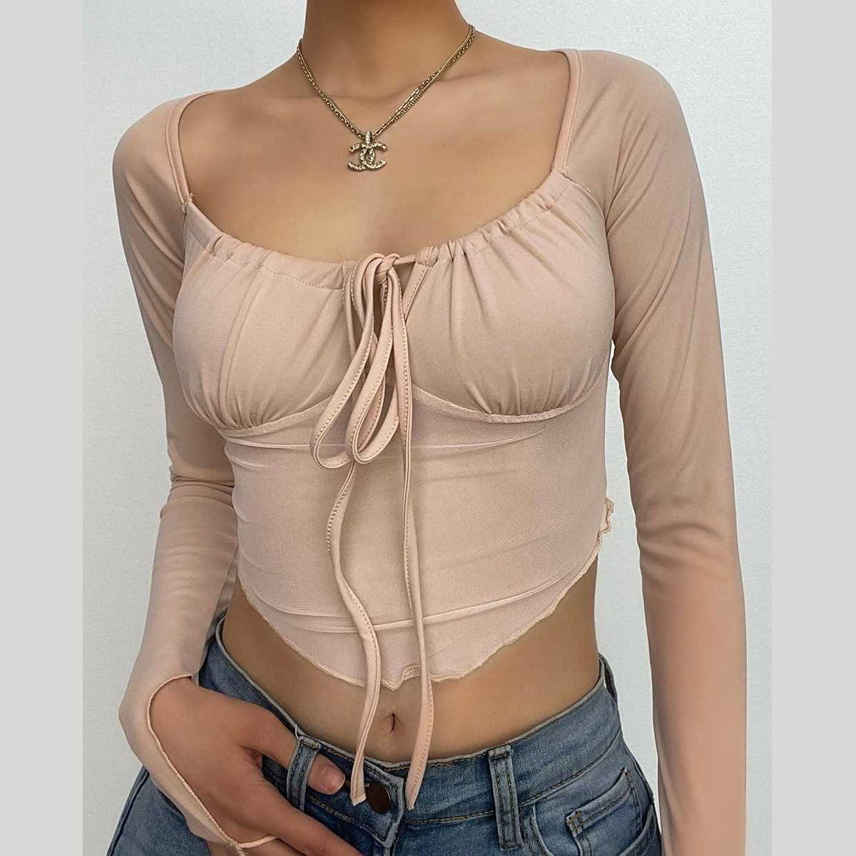 Langärmliges Crop-Top mit Netzstoff und Kordelzug und Schnürung