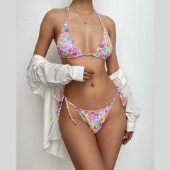 Traje de baño bikini sin espalda con cuello halter y estampado floral fruncido 