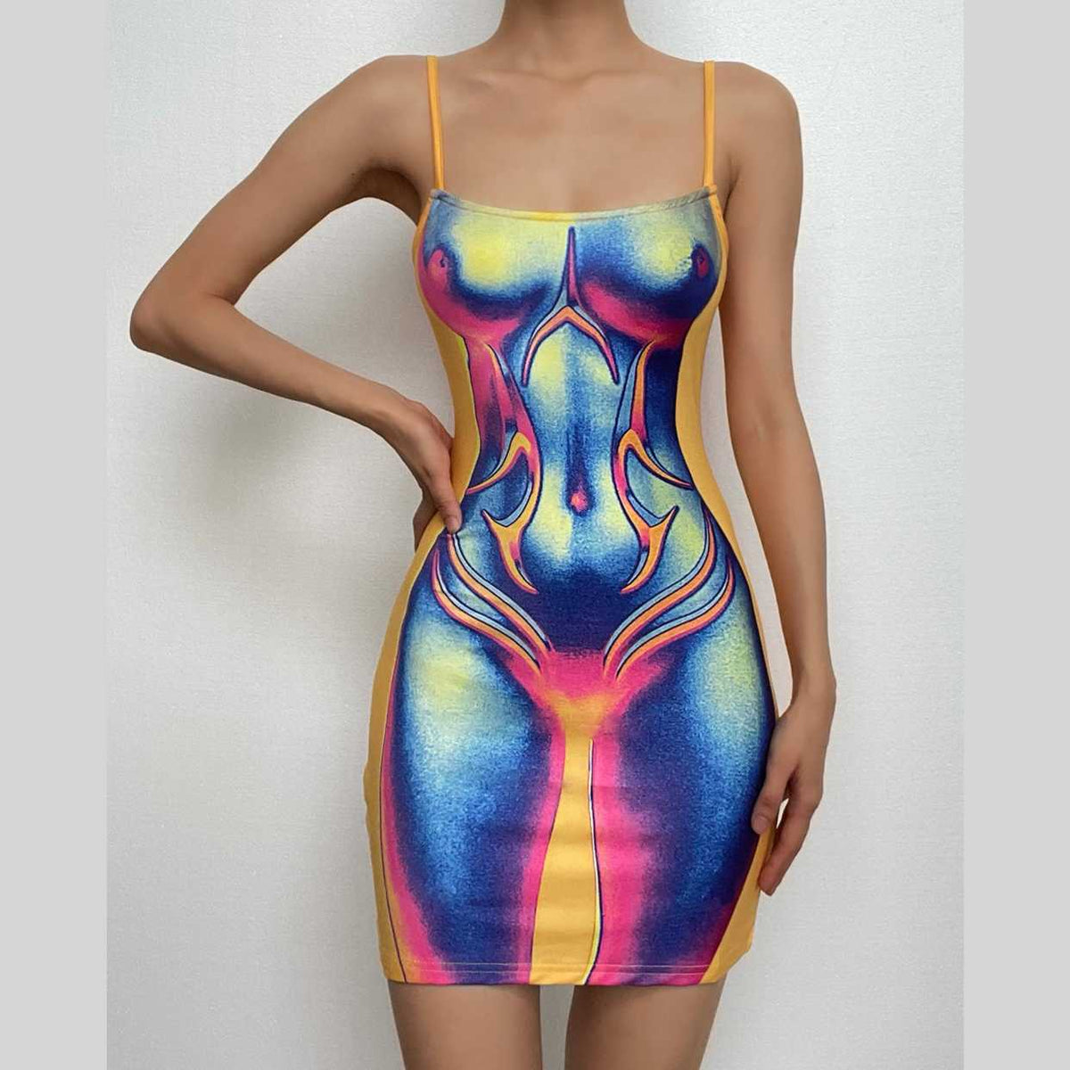 Rückenfreies Cami-Minikleid mit kontrastierendem Bodyprint