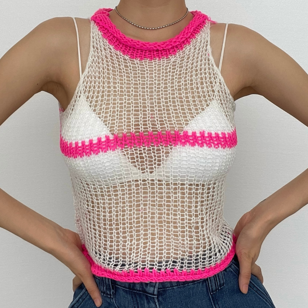 Top corto sin mangas de punto de crochet en contraste