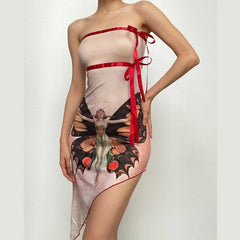 Vestido mini de tubo en contraste con estampado de mariposas y volantes irregulares 