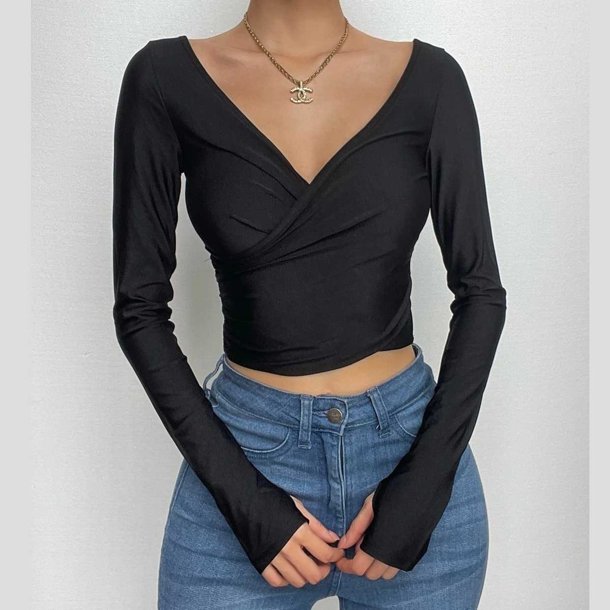 Ruched long sleeve gloves v neck solid crop top