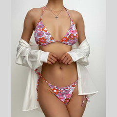 Geraffter Neckholder-Bikini mit kontrastierendem Blumenmuster zum Selbstbinden