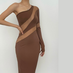 Vestido midi de malla con manga larga, espalda descubierta y un hombro 