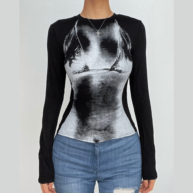 Long sleeve contrast body print crewneck top