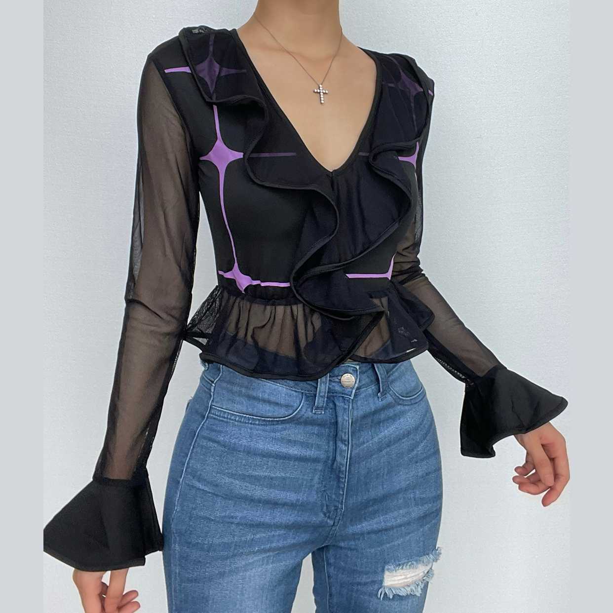 Crop Top mit V-Ausschnitt und langen Ärmeln aus Mesh-Kontrast-Rüschen-Patchwork – Schlussverkauf