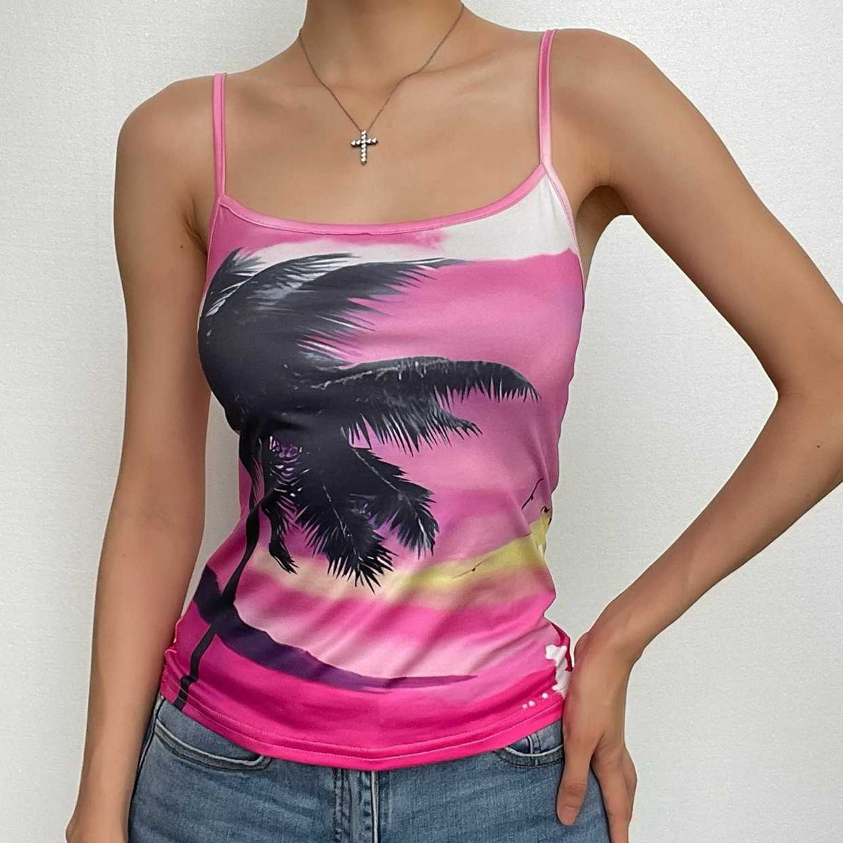 Rückenfreies Cami-Top mit U-Ausschnitt und Strand-Print in Kontrastfarbe