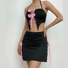 Conjunto de minifalda sin espalda, con lazo y escote halter en contraste