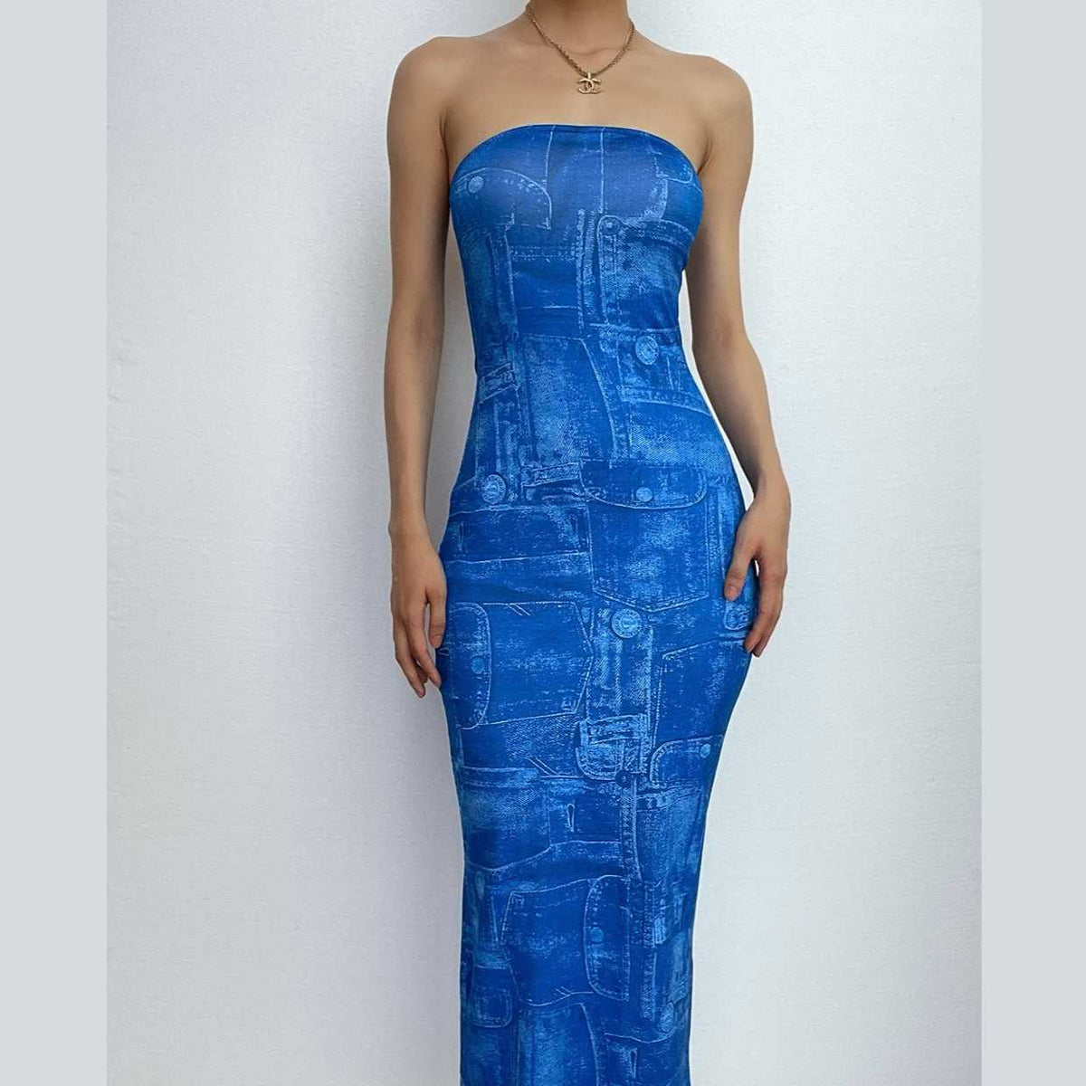 Rückenfreies Maxi-Tube-Kleid mit Jeans-Print und Kontrast