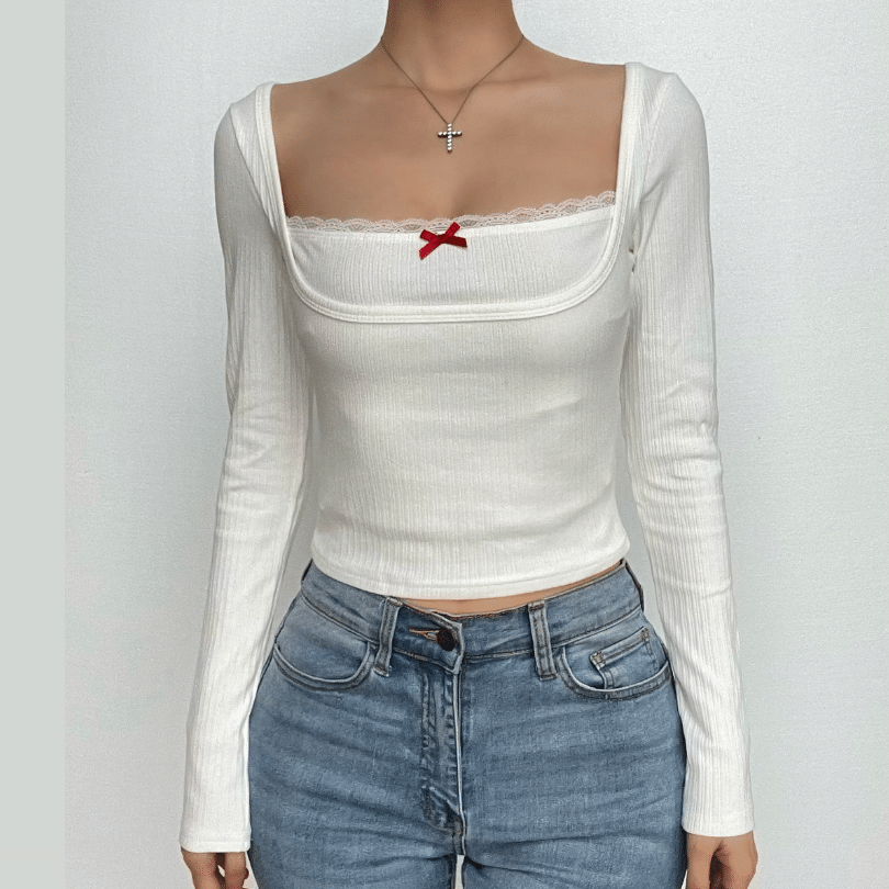 Geripptes Patchwork-Crop-Top mit quadratischem Ausschnitt und Spitzensaum, langärmlig