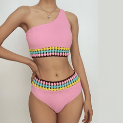 Traje de baño bikini de un solo hombro con cuentas en contraste texturizado