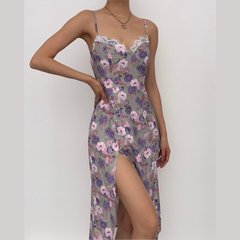 Vestido camisola sin mangas con dobladillo de encaje y abertura en la espalda con estampado floral 