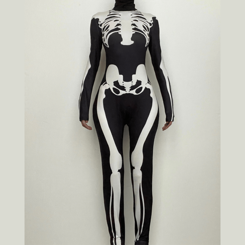 Jumpsuit mit hohem Kragen und langen Ärmeln und Totenkopfmuster in Kontrastfarbe