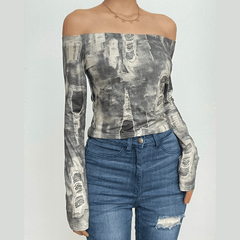 Schulterfreies, langärmliges Crop-Top mit Denim-Print