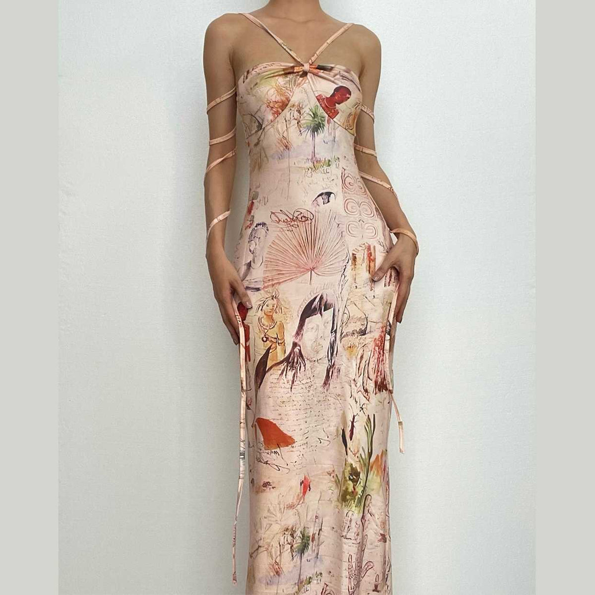 Gerüschtes Maxi-Wickelkleid mit Neckholder-Print 