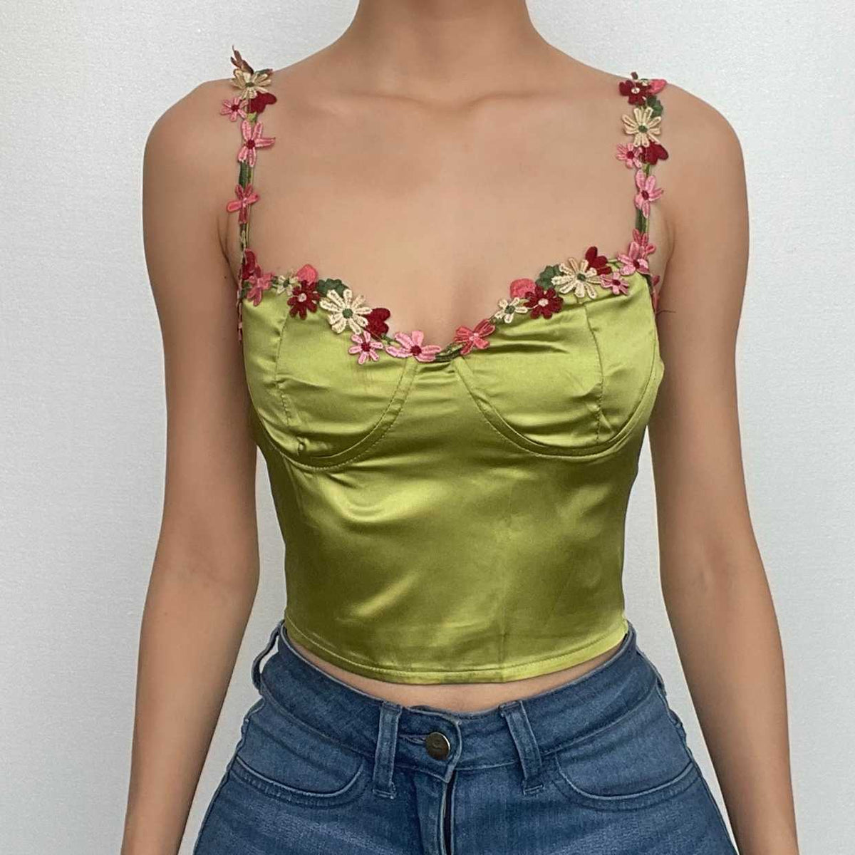 Crop Top aus Satin mit Herzausschnitt, Blumenstickerei und Reißverschluss 