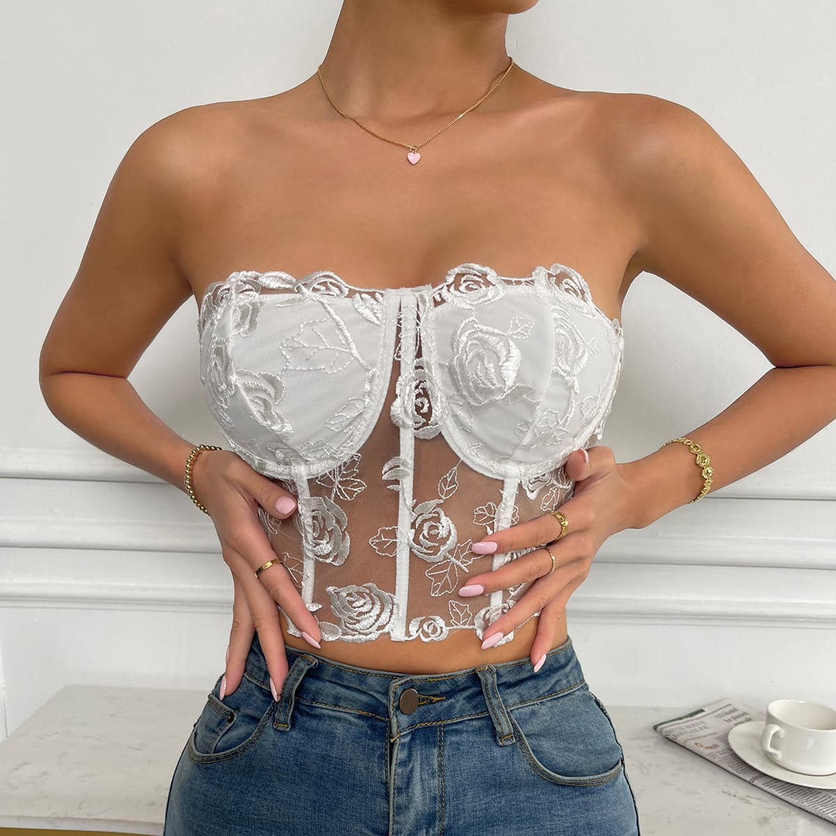 Bustier-Tube-Top aus Netzstoff mit Knöpfen in Rosa