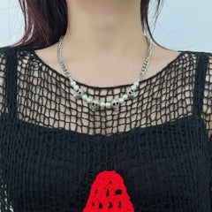 Collar de perlas de imitación con forma de calavera 