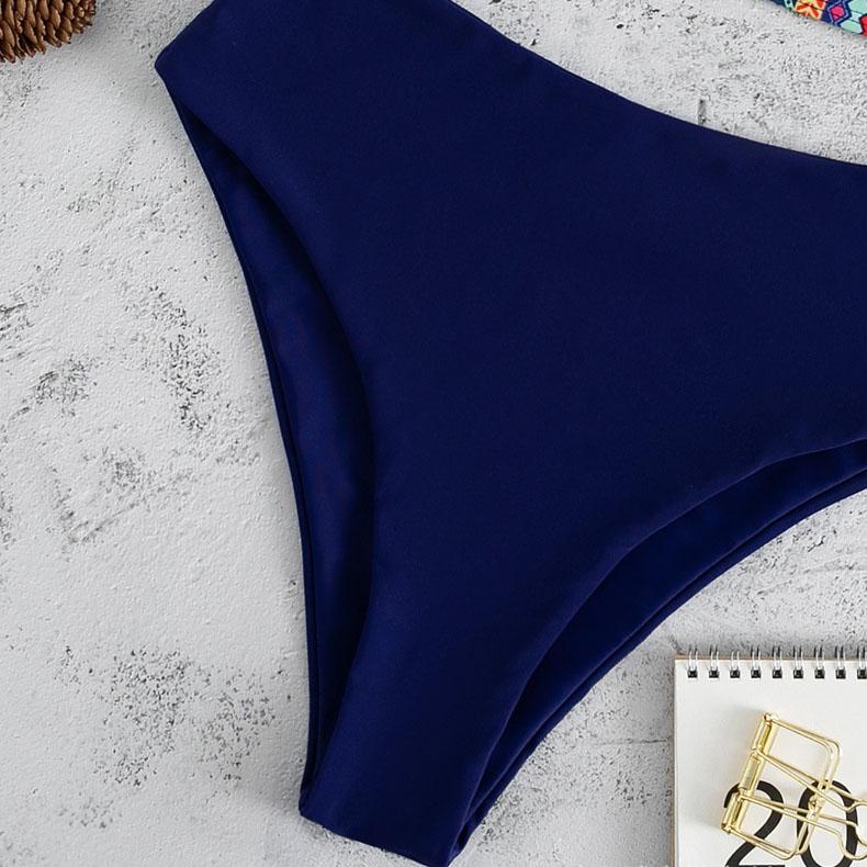 Traje de baño bikini de tirantes con estampado en contraste