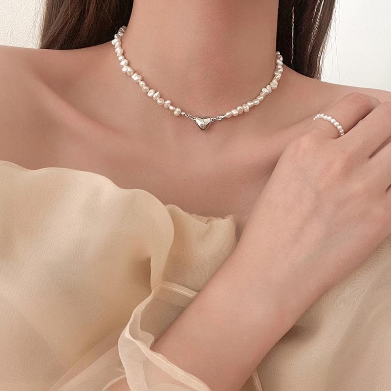 Unregelmäßige Choker-Halskette mit Kunstperlen 