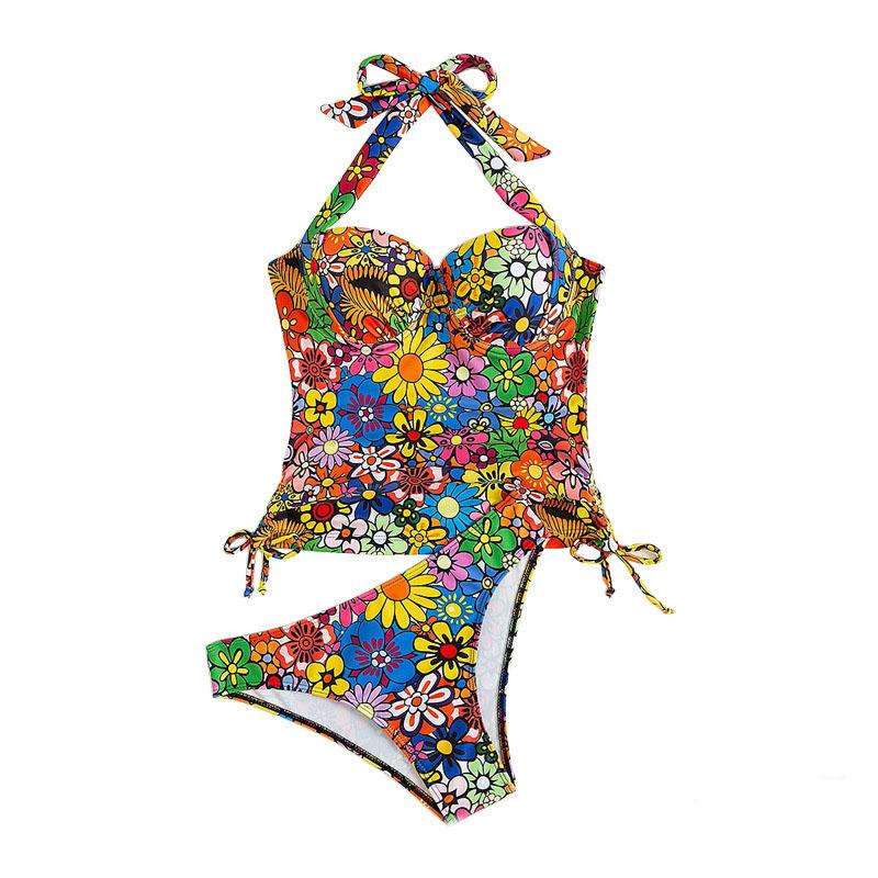 Traje de baño bikini con cuello halter, relleno y lazo anudado con estampado floral en contraste