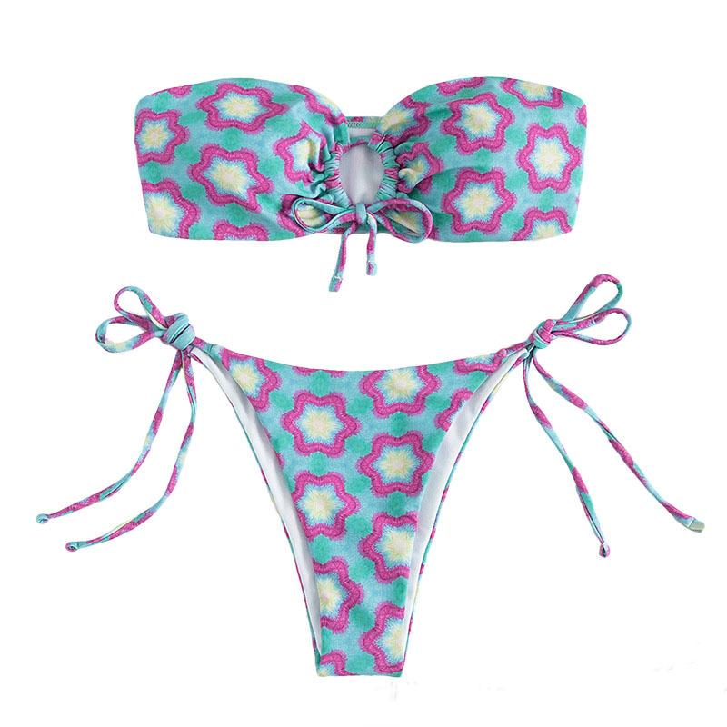 Traje de baño bikini de tubo con relleno y lazo en contraste con estampado floral y aros en O 