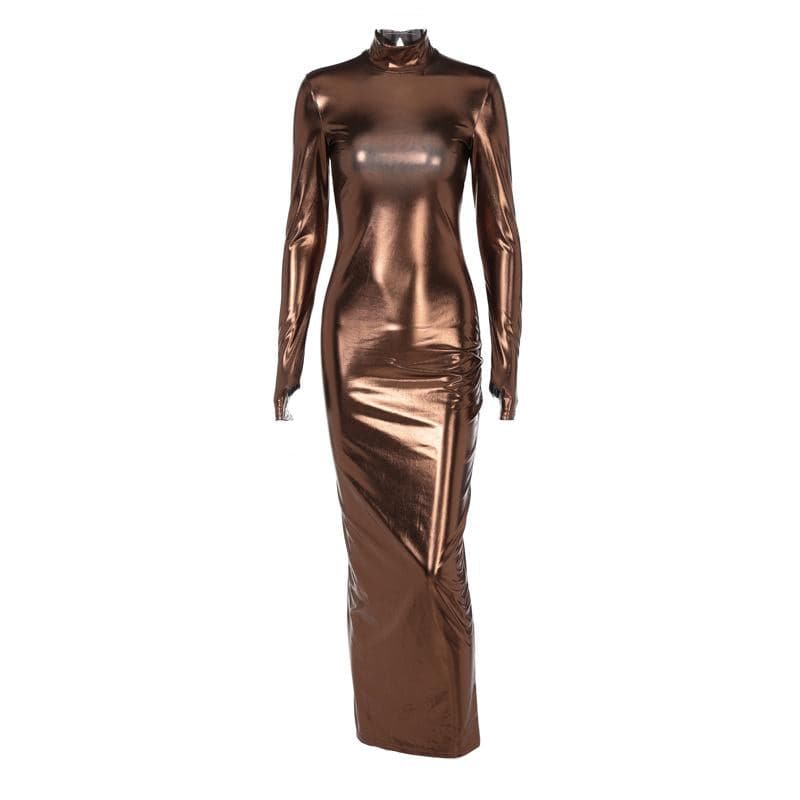 Metallic-Maxikleid mit langen Ärmeln, hohem Kragen und Handschuhen, rückenfrei und gerüscht