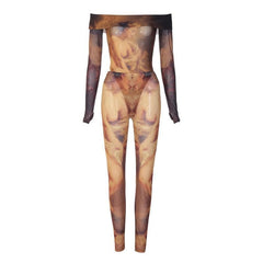 Schulterfreies Bodysuit-Hosenset mit langen Ärmeln und abstraktem Print aus transparentem Netzstoff