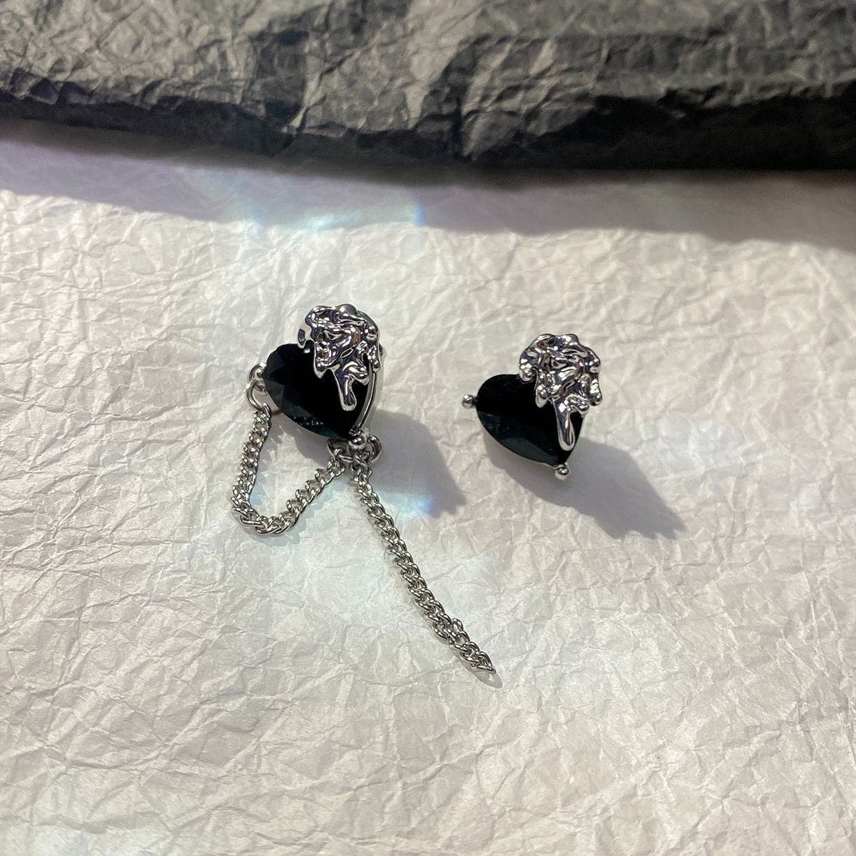 Pendientes de cadena de plata con forma de corazón de lava 