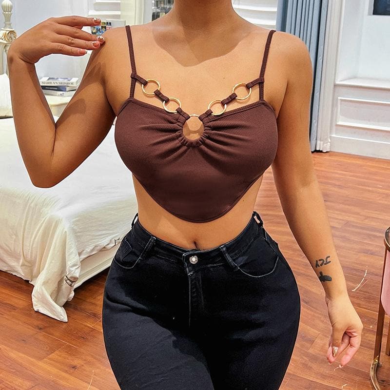 Rückenfreies Camisole-Crop-Top mit ausgehöhltem, einfarbigem O-Ring und Rüschen 