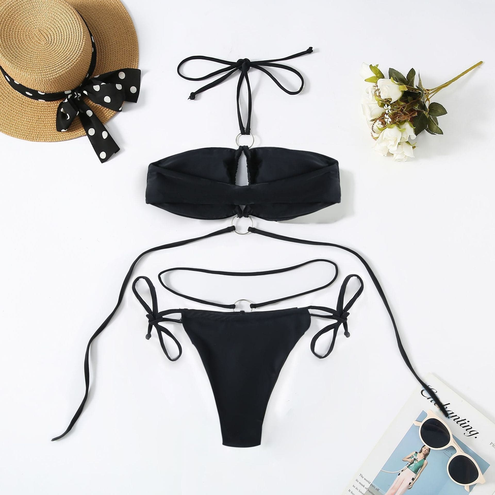 Traje de baño bikini con cuello halter, espalda descubierta y anillo en O sólido con lazo