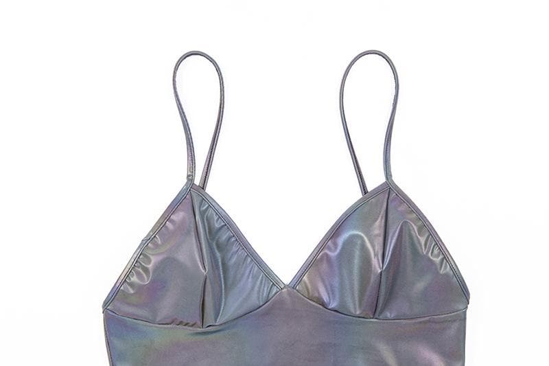 Rückenfreies Camisole-Crop-Top mit V-Ausschnitt in Laser-Metallic