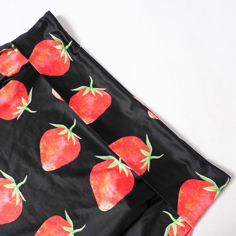 Minivestido con hombros descubiertos, manga larga, estampado de fresas en contraste 