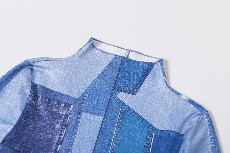 Maxikleid mit langen Ärmeln, hohem Halsausschnitt, kontrastierenden Nähten und Schlitzen in Denim-Optik